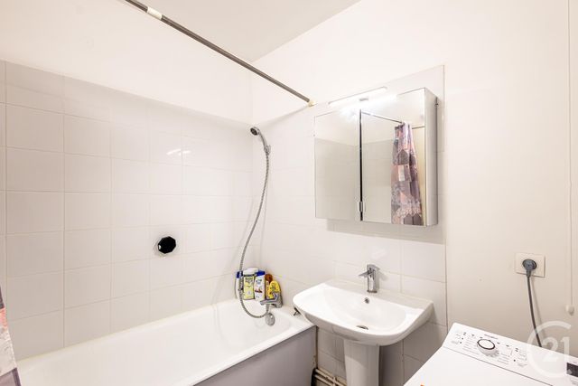 Appartement F1 à vendre - 1 pièce - 30.6 m2 - PARIS - 75013 - ILE-DE-FRANCE - Century 21 Quartier Latin